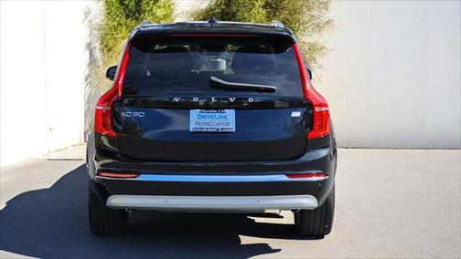 2022 Volvo XC90 Recharge Plug-In Hybrid T8 Inscription 7 Passenger