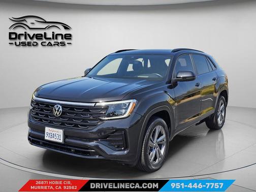 Deep Black Pearl 2025 Volkswagen Atlas Cross Sport 2.0T SEL
