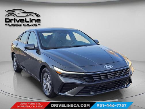 2025 Hyundai ELANTRA SE