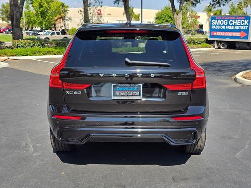 2024 Volvo XC60 B5 Plus Dark Theme