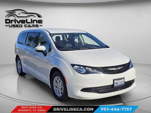 2022 Chrysler Voyager LX