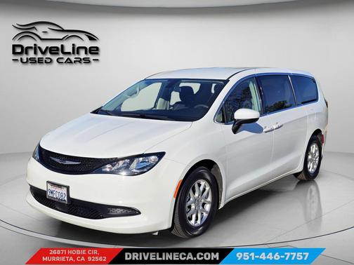 2022 Chrysler Voyager LX