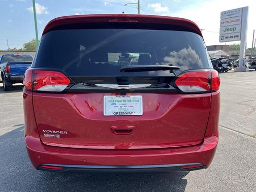 2026 Chrysler Voyager LX