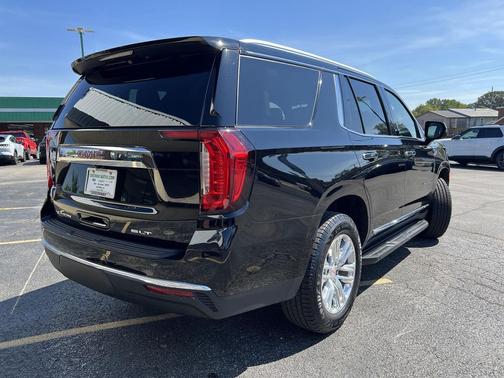 2023 GMC Yukon SLT