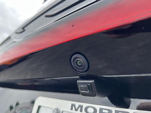 Diamond Black Crystal Pearlcoat 2027 Chrysler Pacifica Limited
