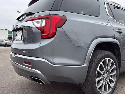 2022 GMC Acadia Denali