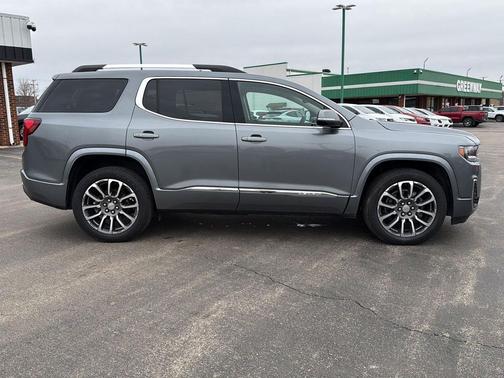 2022 GMC Acadia Denali