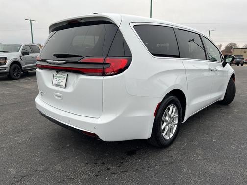 2026 Chrysler Pacifica L