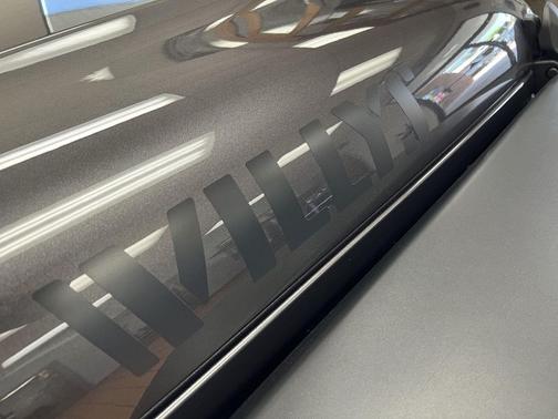 Granite Crystal Metallic Clearcoat 2026 Jeep Wrangler Willys