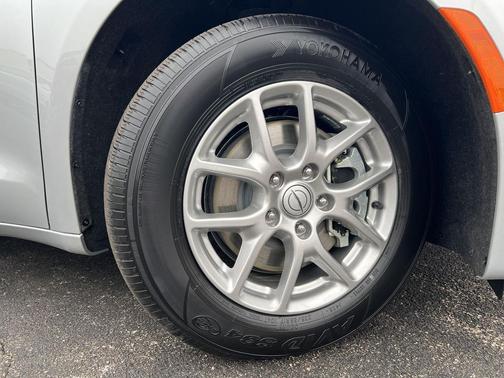 2026 Chrysler Voyager LX