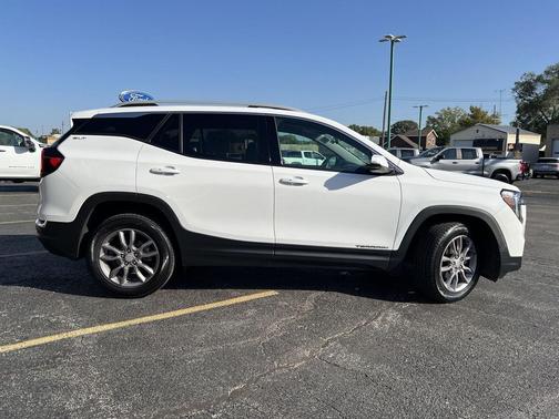 2023 GMC Terrain SLT