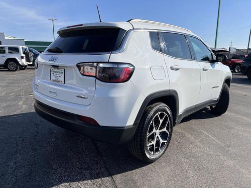 2024 Jeep Compass Latitude