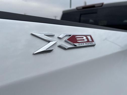 Summit White 2026 GMC Sierra 1500 SLT