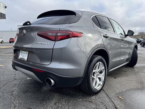 2021 Alfa Romeo Stelvio Base