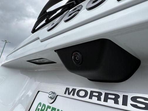 Bright White Clearcoat 2026 Jeep Cherokee Limited