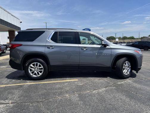 Satin Steel Metallic 2020 Chevrolet Traverse LT Cloth
