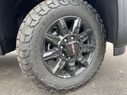 2025 GMC Sierra 2500 AT4