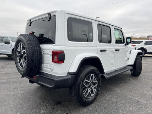 2026 Jeep Wrangler 4-Door Sahara 4x4