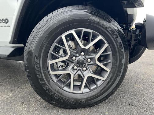 2026 Jeep Wrangler 4-Door Sahara 4x4