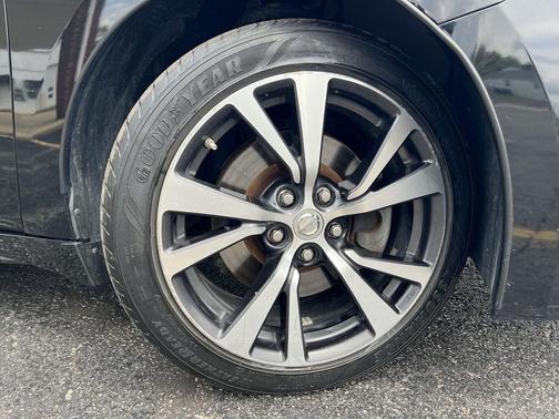 Super Black 2016 Nissan Maxima 3.5 Platinum