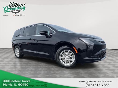 Diamond Black Crystal Pearlcoat 2027 Chrysler Pacifica L