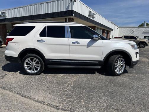 White Platinum Metallic Tri-Coat 2019 Ford Explorer XLT