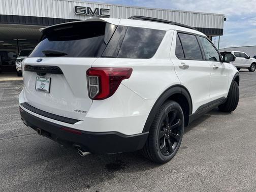 Star White Metallic Tri-Coat 2022 Ford Explorer ST-Line
