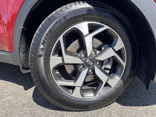 Hyper Red 2021 Kia Sportage LX