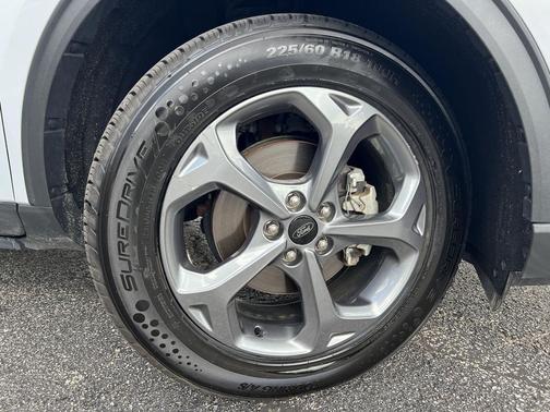 Space Silver Metallic 2025 Ford Escape ST-Line Select