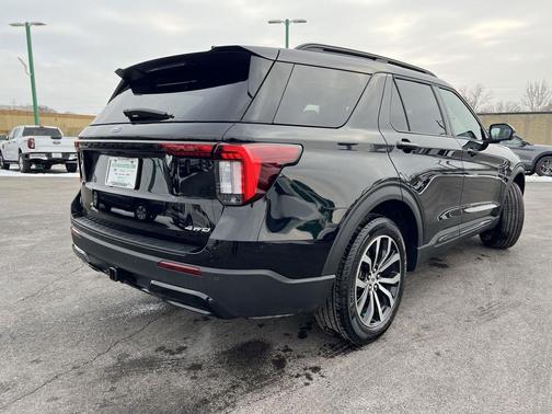 Agate Black Metallic 2026 Ford Explorer ST-Line