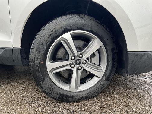 Star White Metallic Tri-Coat 2024 Ford Edge SEL