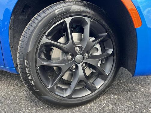hydro blue pearlcoat 2027 Chrysler Pacifica Limited
