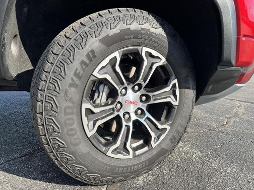2024 GMC Canyon AT4