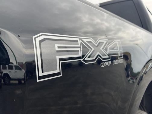 Agate Black Metallic 2026 Ford F-150 XLT
