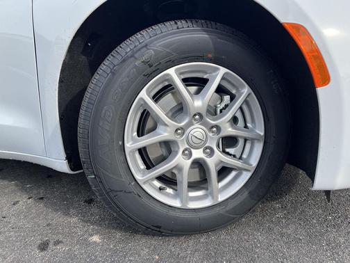 2026 Chrysler Voyager LX