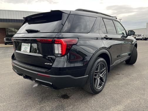 Agate Black Metallic 2025 Ford Explorer ST-Line