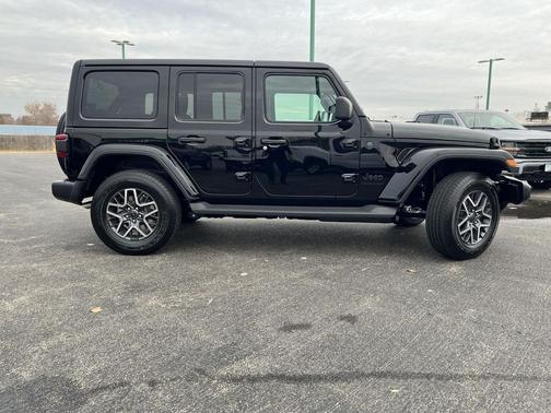 2026 Jeep Wrangler 4-Door Sahara 4x4