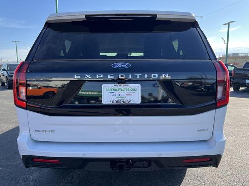 Oxford White 2026 Ford Expedition Max Active 4x4
