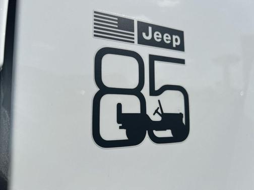 Bright White Clearcoat 2026 Jeep Gladiator 85th Anniversary Edition 4x4