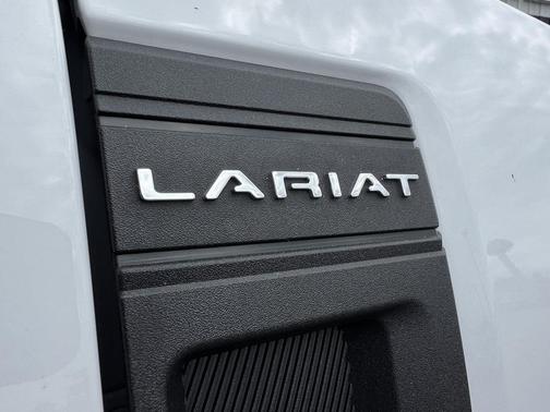 WHITE 2025 Ford Maverick Lariat
