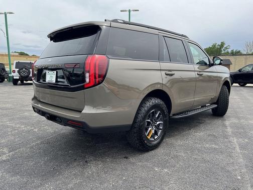 Marsh Gray 2026 Ford Expedition Tremor