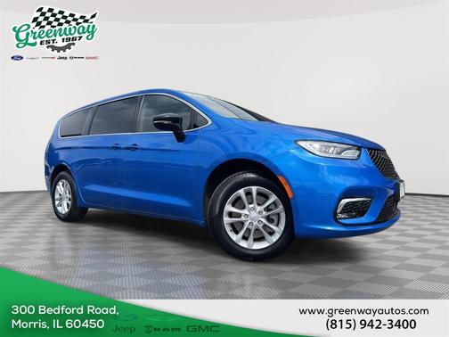 Hydro Blue Pearlcoat 2026 Chrysler Pacifica L