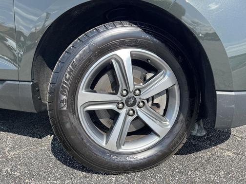 Forged Green Metallic 2024 Ford Edge SEL