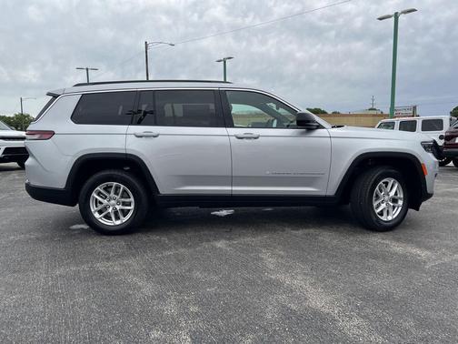 Silver Zynith 2026 Jeep Grand Cherokee L Laredo