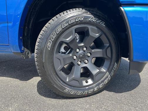 Hydro Blue Pearlcoat 2026 RAM 1500 Big Horn/Lone Star