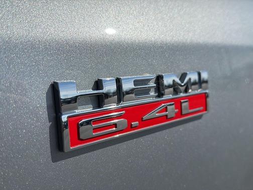 2022 RAM 2500 Tradesman Crew Cab 4x4 6'4' Box