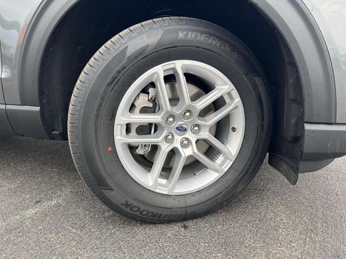 Carbonized Gray Metallic 2026 Ford Explorer Active