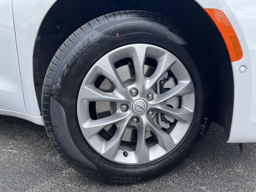 2025 Chrysler Pacifica L