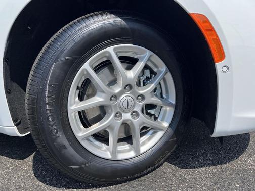 2026 Chrysler Pacifica L