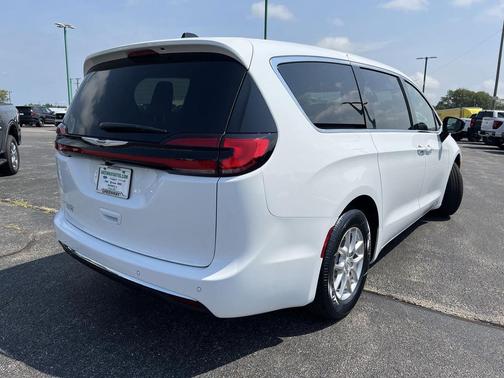 2026 Chrysler Pacifica L